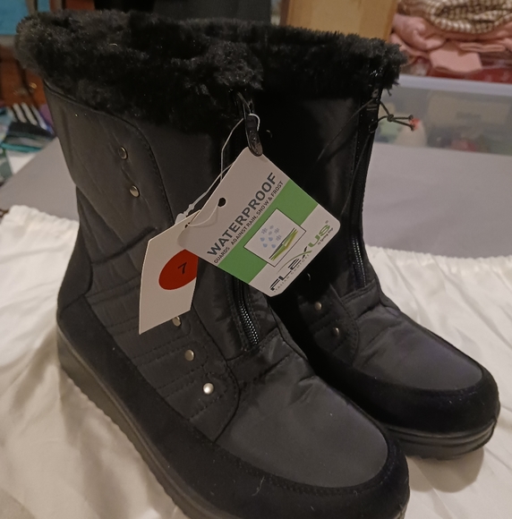 Flexus Shoes - NWT!! WOMEN'S WATERPROOF WINTER BOOTS Sz 7